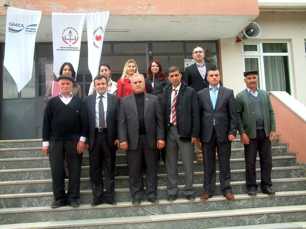 Balya'da Milli Eğitim Müdüründen Köy Okuluna Ziyaret