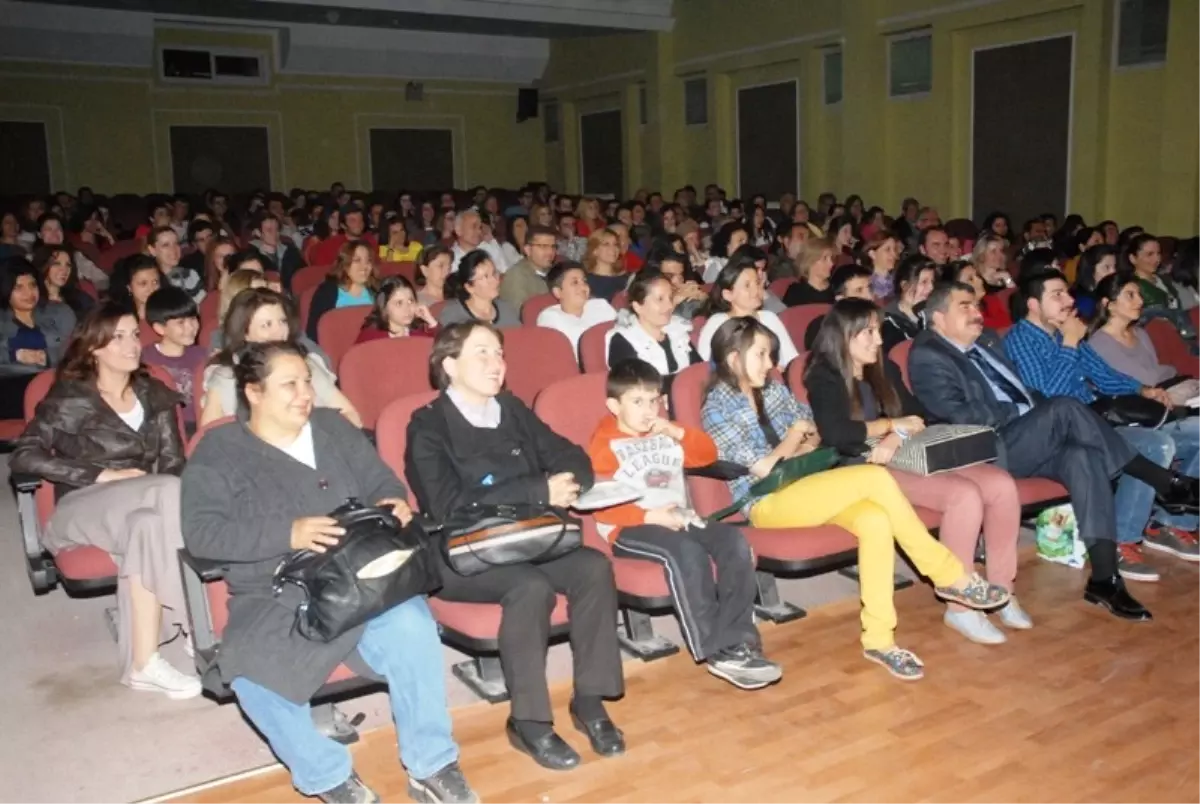 Buca Belediyesi, Tiyatroseverleri Unutmadı