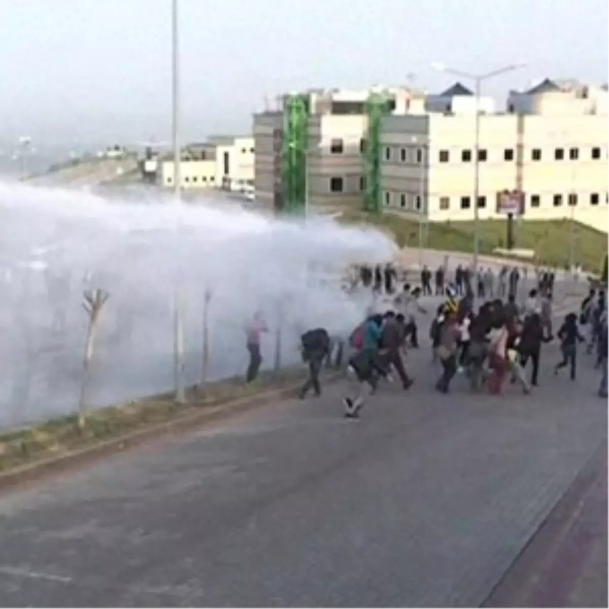 Cumhurbaşkanı Gül\'e Protesto Girişimi