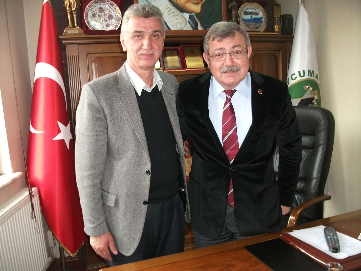 Göbü Köyü Muhtarı, Başkan Gülşen\'den Çöp Bidonu Talebinde Bulundu