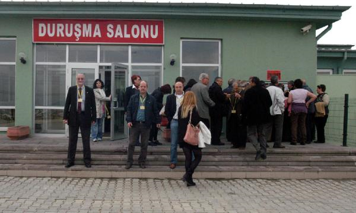 İzmirli Gazetecilerden Tutuklu Meslektaşlarına Destek