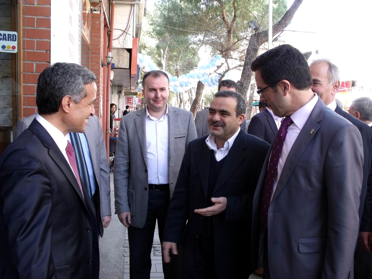 Milletvekili Yurttaş, Salihli\'de Ziyaretlerde Bulundu