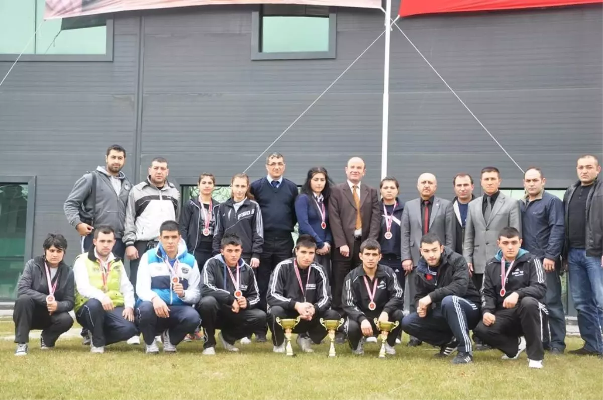 Muay Thai\'de Kayseri\'den Altın Vuruş