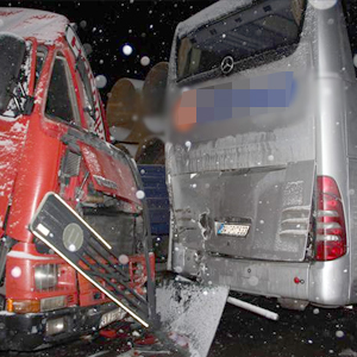 Niğde'de Feci Kaza: 1 Ölü, 40 Yaralı