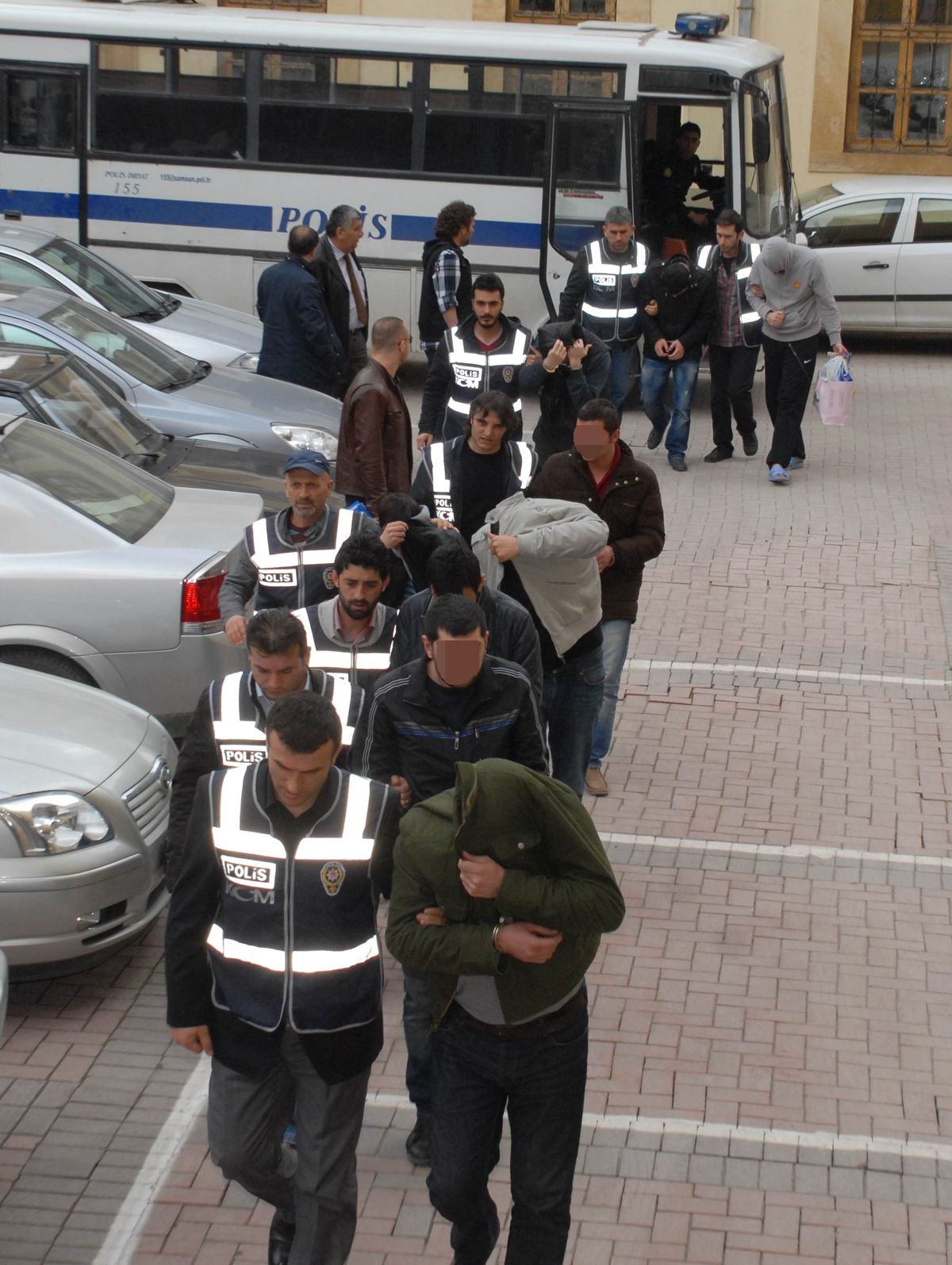 Uyuşturucu Ticaretine 8 Tutuklama