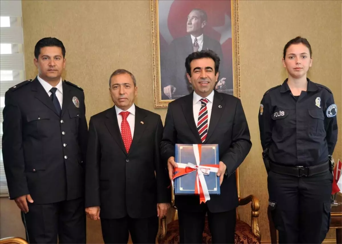 Vali Güzeloğlu\'ndan Polis Teşkilatına Övgü
