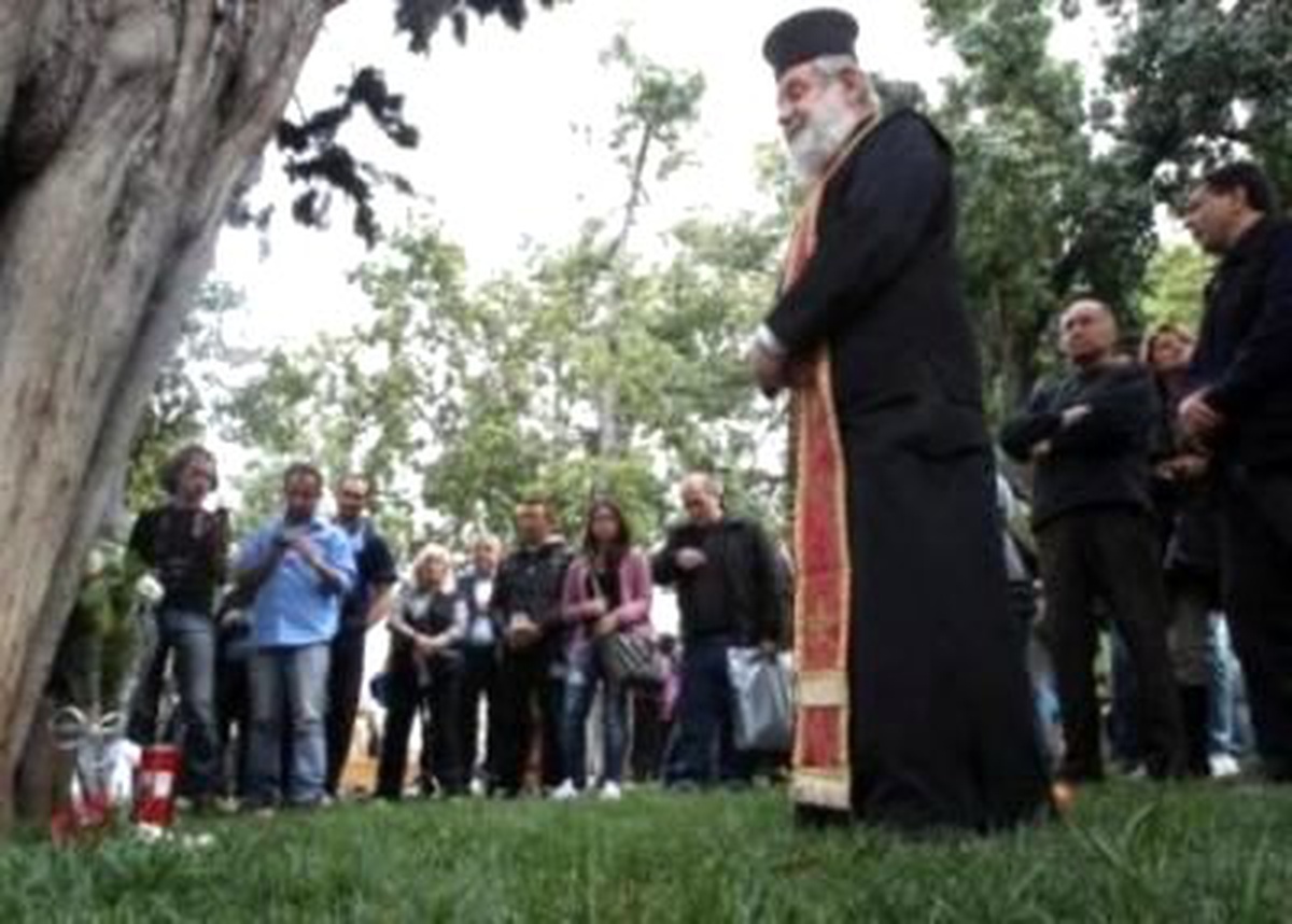 Yunanistan, İntihar Eden Emekli Eczacı Christoulas\'ı Anıyor