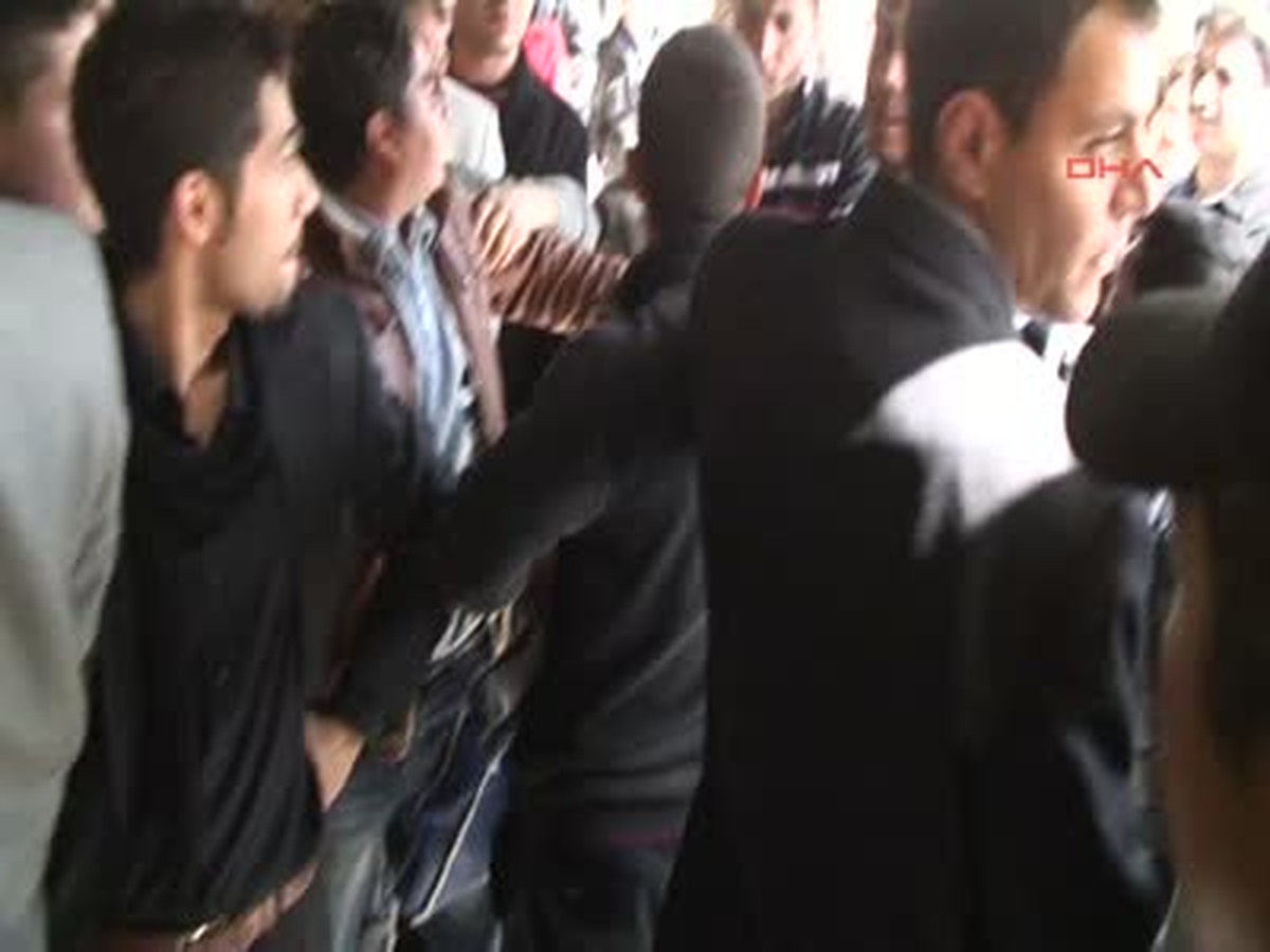 299 Liraya Televizyon Satılınca İzdiham Çıktı Gaziantep\'te Yeni Açılan Bir Markette 50...
