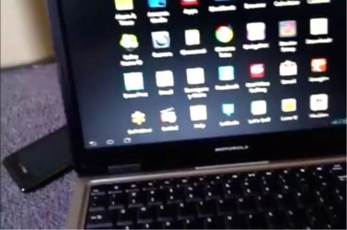 Android\'i Laptop\'da Böyle Çalıştırdı!