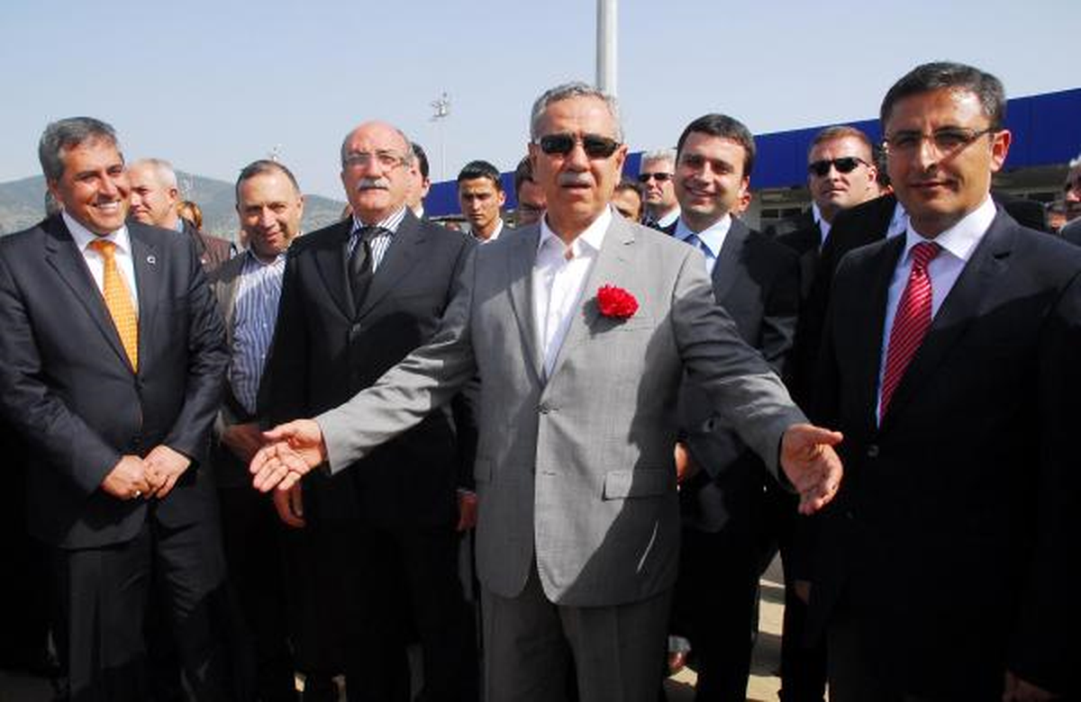 Bülent Arınç: Güneşli Güzel Günler Göreceğiz (3)