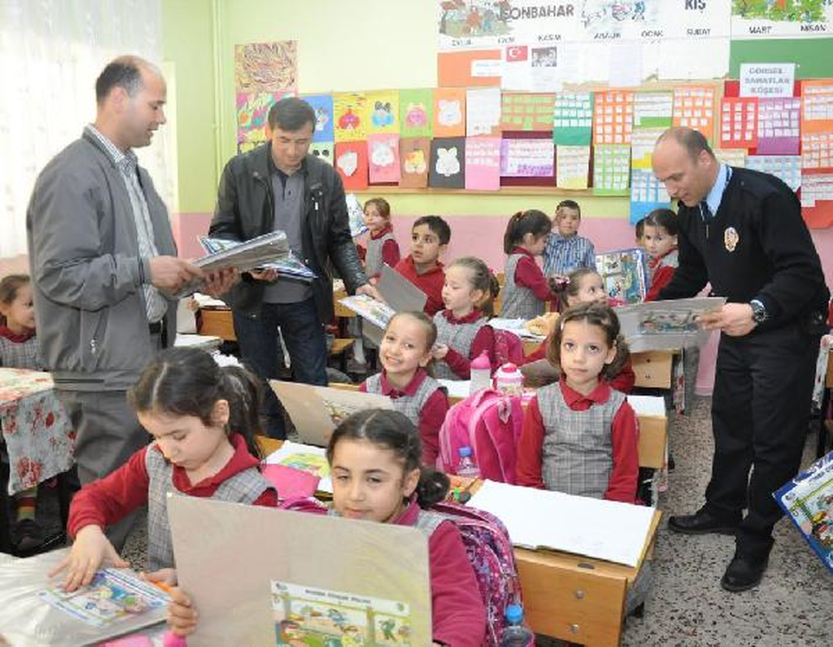 Çocuklar Yapboz ile Eğitiliyor