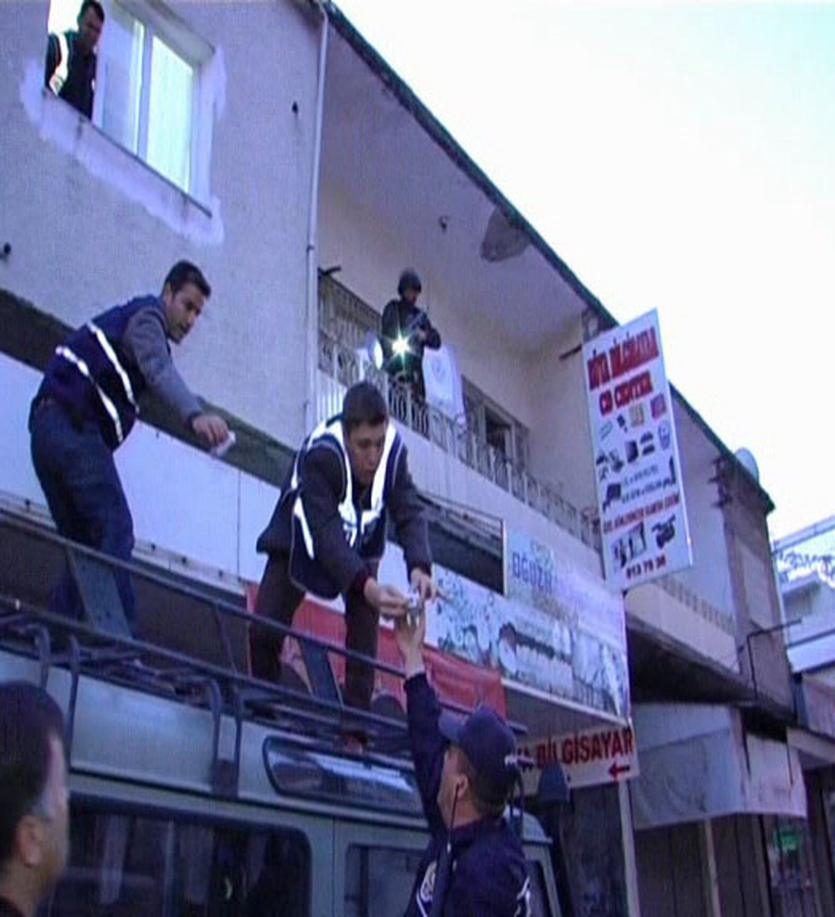 Çocukları Uyuşturucuya Alıştırıp Hırsızlık Yaptıran Çeteye Baskın