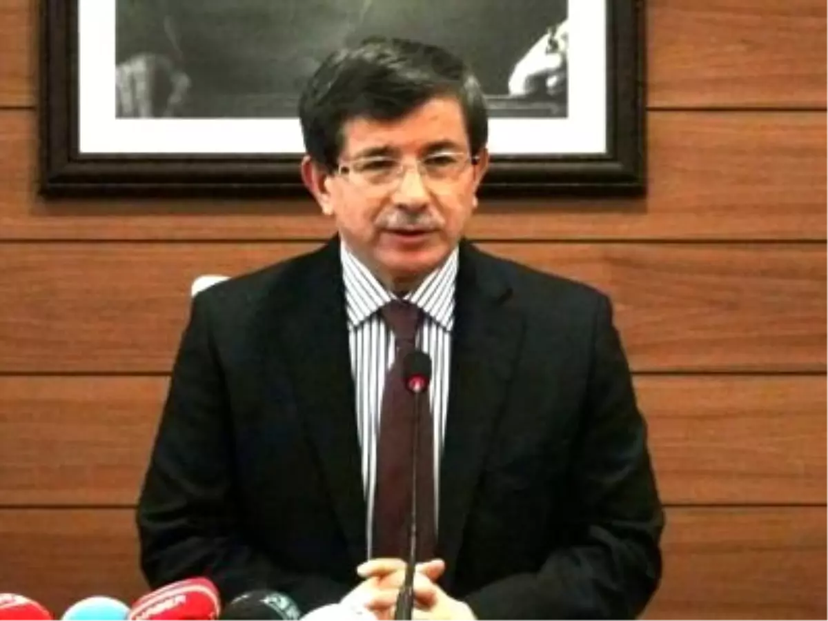 Dışişleri Bakanı Davutoğlu, BM ve Arap Birliği\'nin Suriye Temsilcisi Annan\'la Telefonla Görüştü