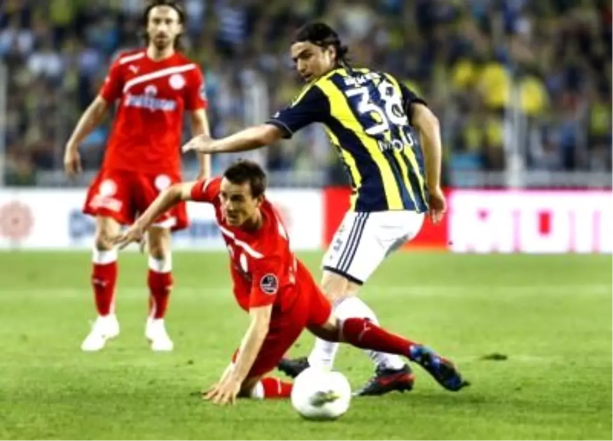 Fenerbahçe Antalyaspor\'a Acımadı