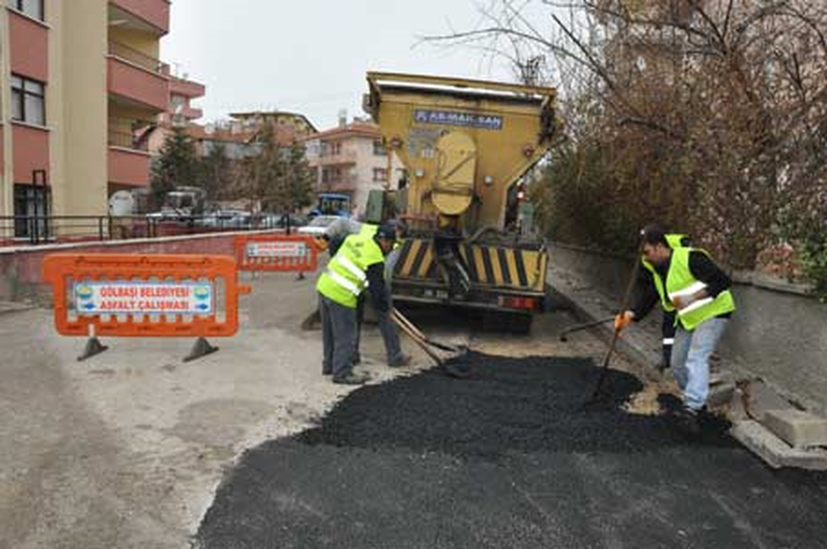 Gölbaşı Belediyesi Asfalt Sezonunu Açtı