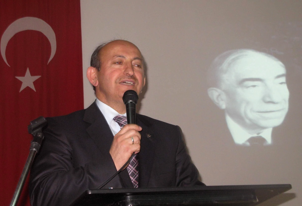 Niksar\'da Alparslan Türkeş\'i Anma Programı