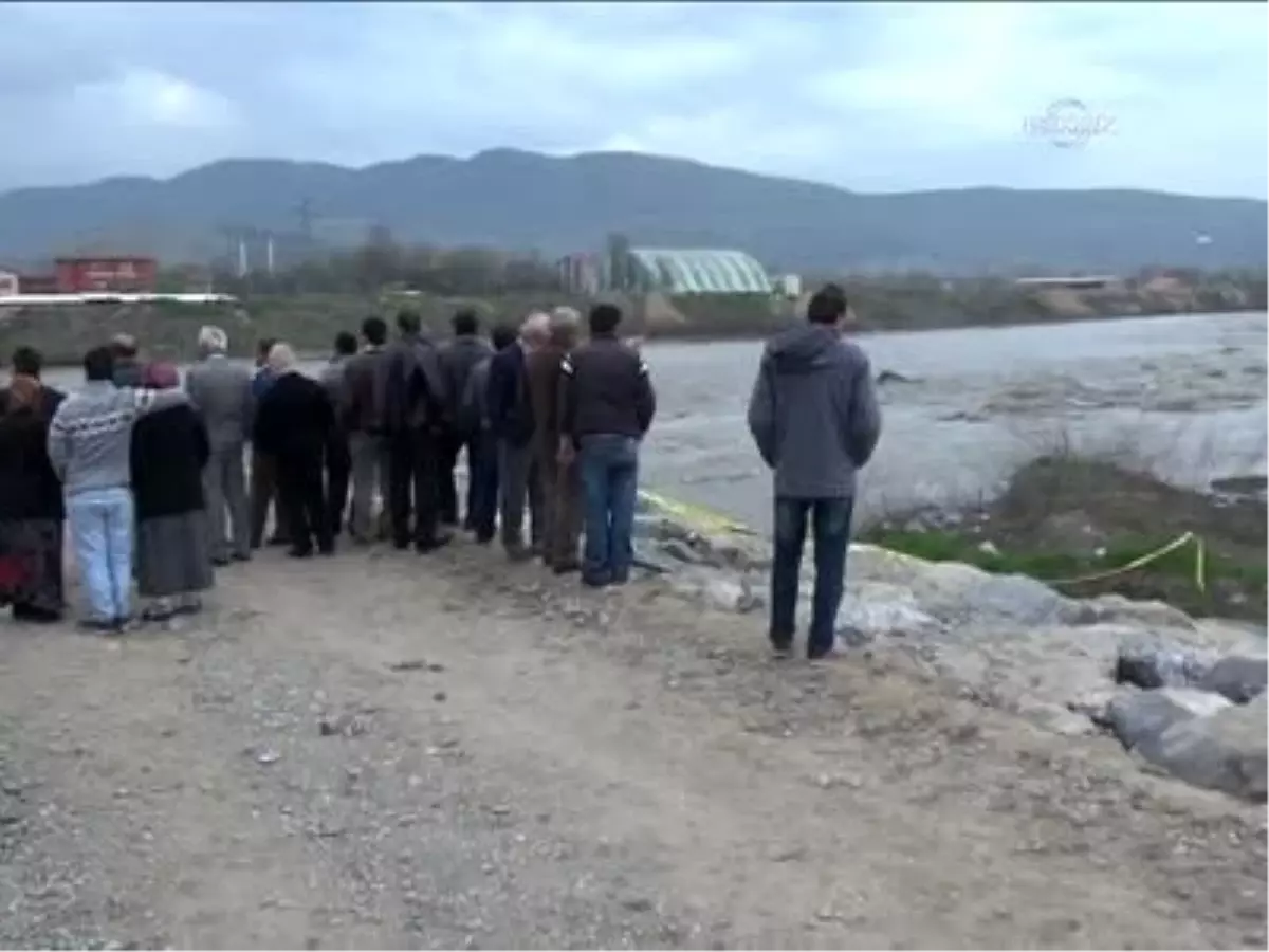 Zonguldak1 Çöken Köprüde Arama Çalışmaları Devam Ediyor
