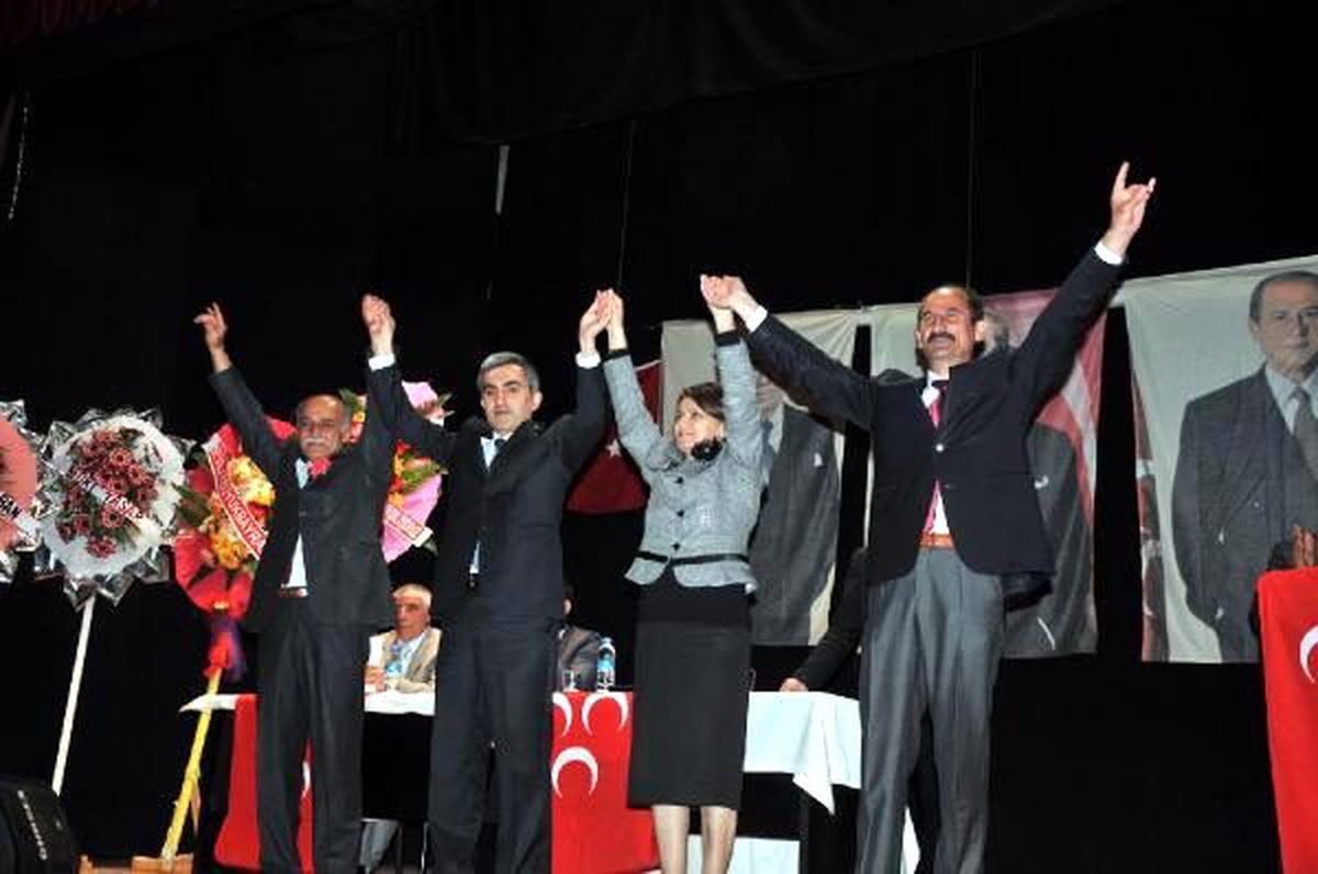 2 Erkek Rakibini Geçip, MHP Merkez İlçe Başkanı Oldu