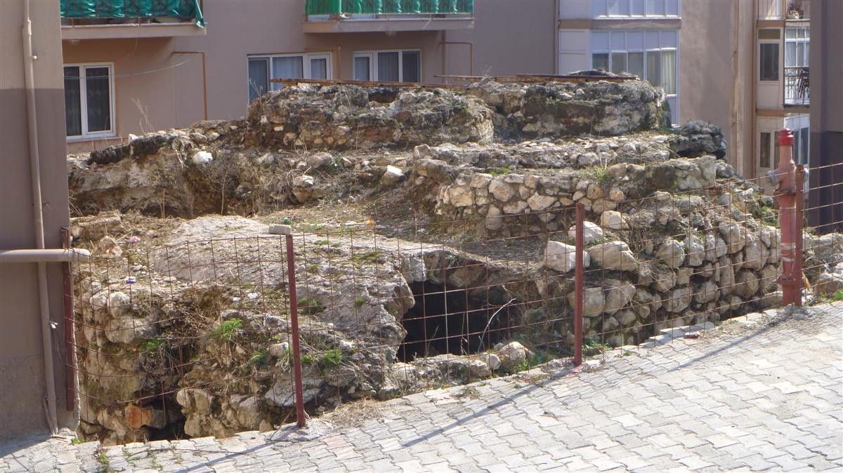 200 Yıllık Hamam Restore Edilmeyi Bekliyor