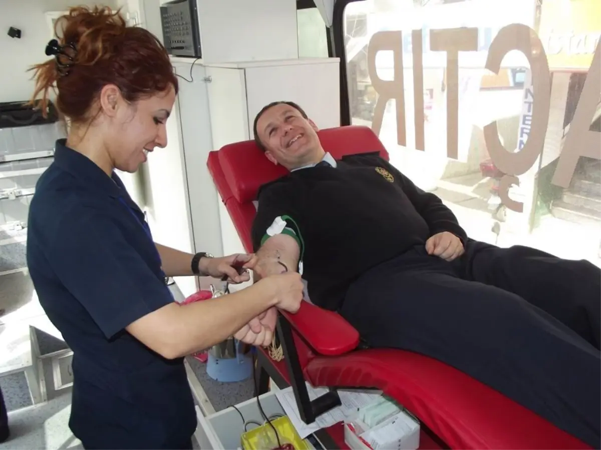 Ayvalık Polisi Kan Bağışına Koştu