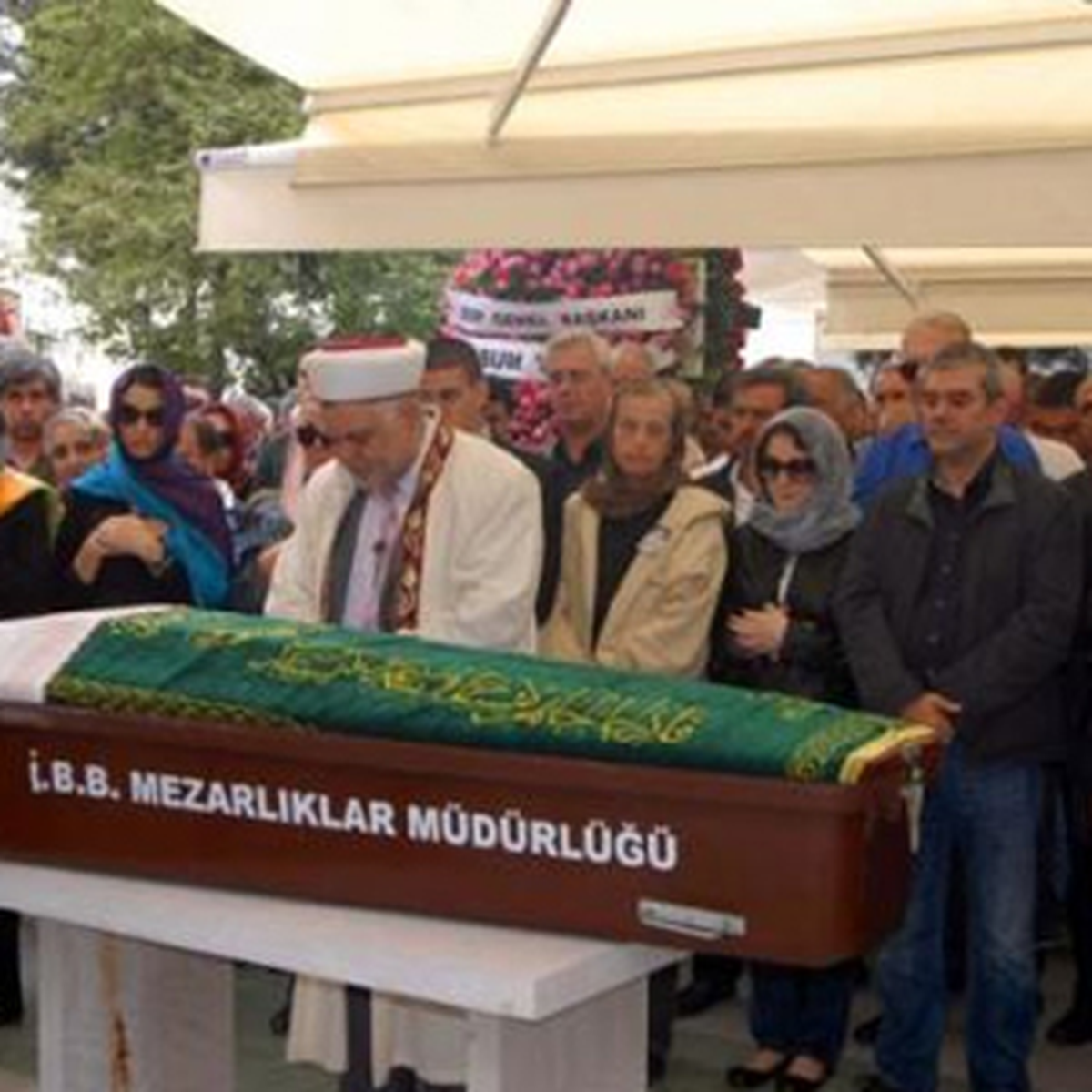 Babasından 100 Gün Sonra Annesi Öldü