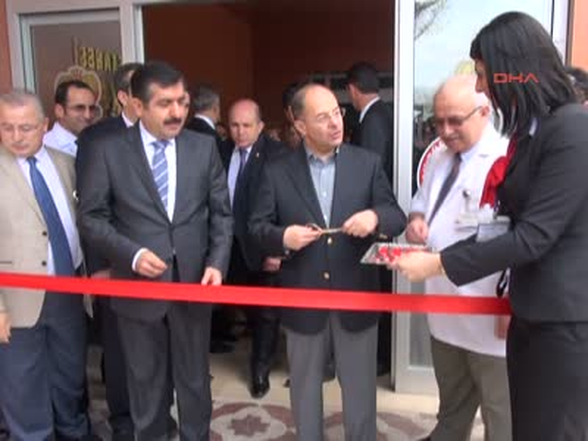Bakan Akdağ, Hastanede Sağlık Çalışanlarıyla Yemek Yedi