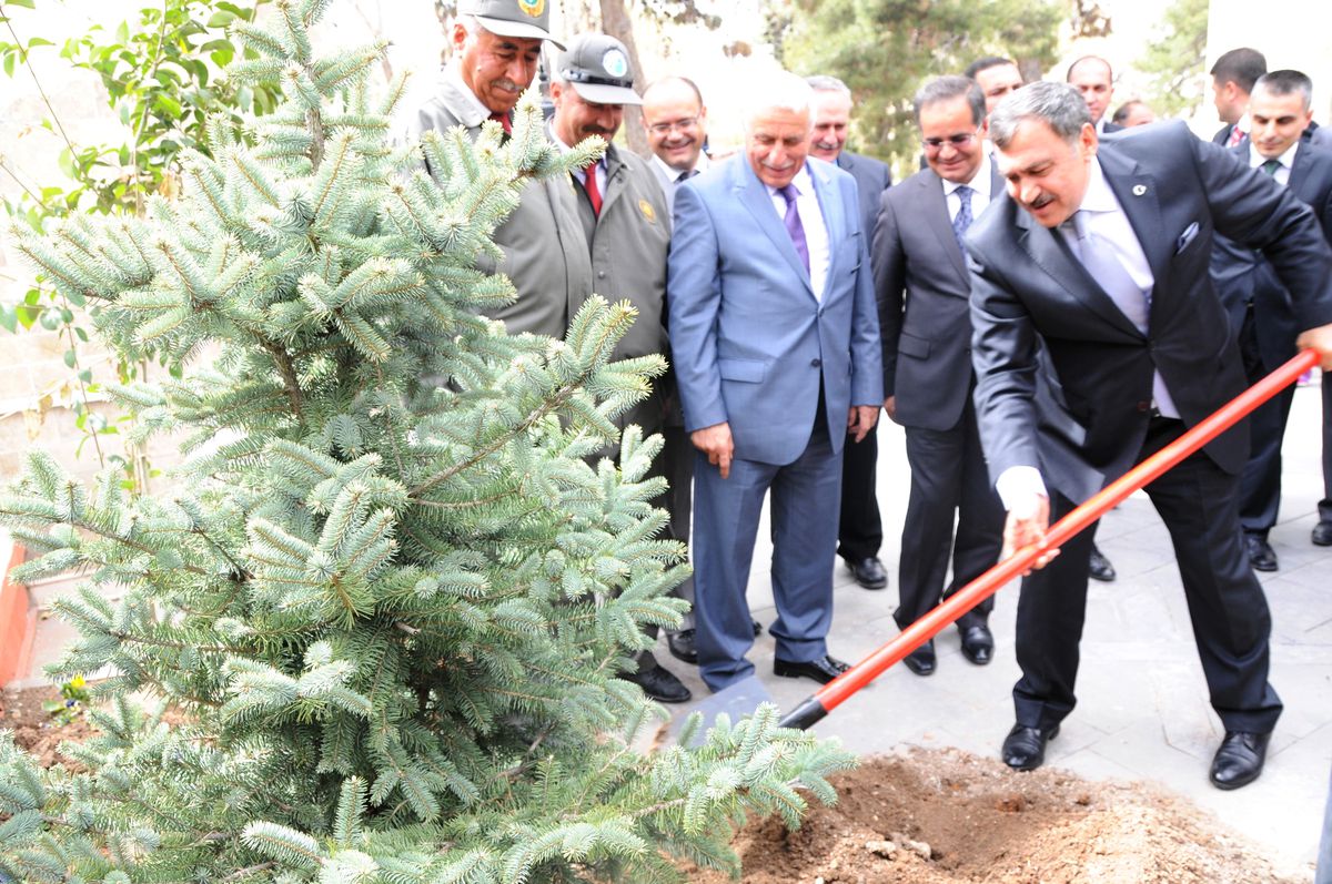Bakan Eroğlu, 2b Yasası\'nı Anlattı