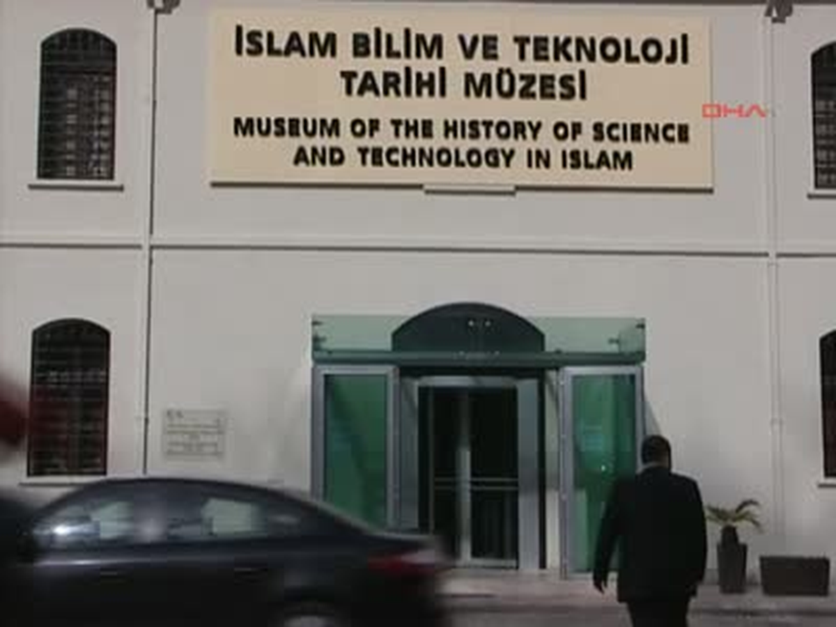 Brunei Sultanı Tarihi Yerleri Gezdi
