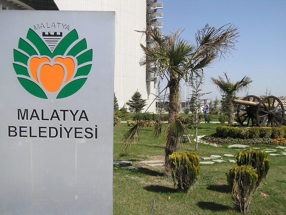 Doğu Şehri Malatya'da Yetiştirilen Palmiyeler Üzerinden Kamuflajlar Çıkarıldı