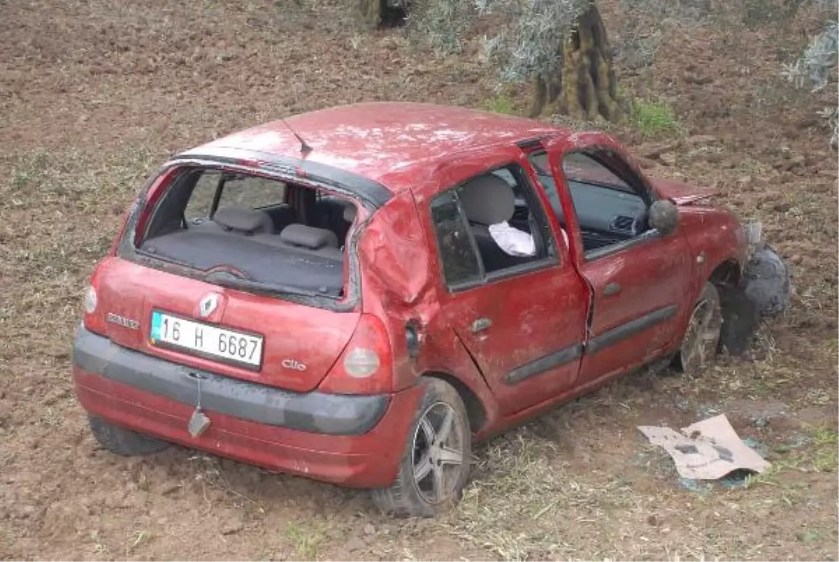 Lastiği Patlayan Otomobil Takla Attı; 2 Yaralı