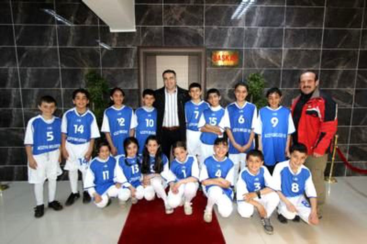 Mendil Kapmaca Oyuncularından Başkan Cengiz\'e Ziyaret