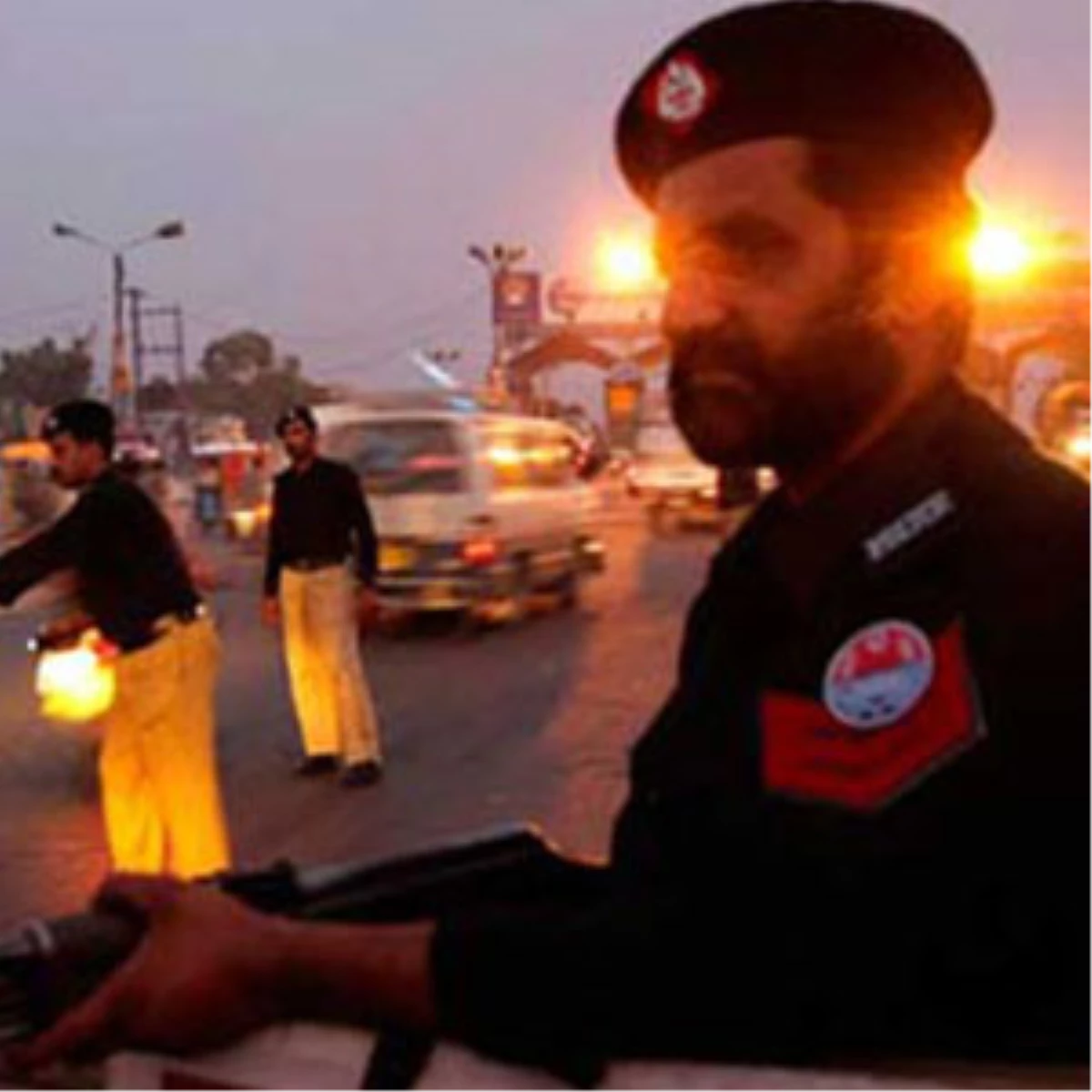 Pakistan\'da Şiddet: 6 Ölü
