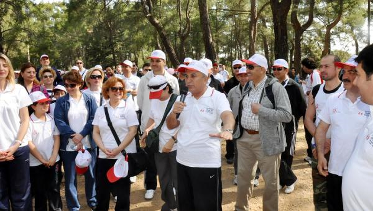 Polisten Doğa Yürüyüşü ve Teknede Keman Konseri