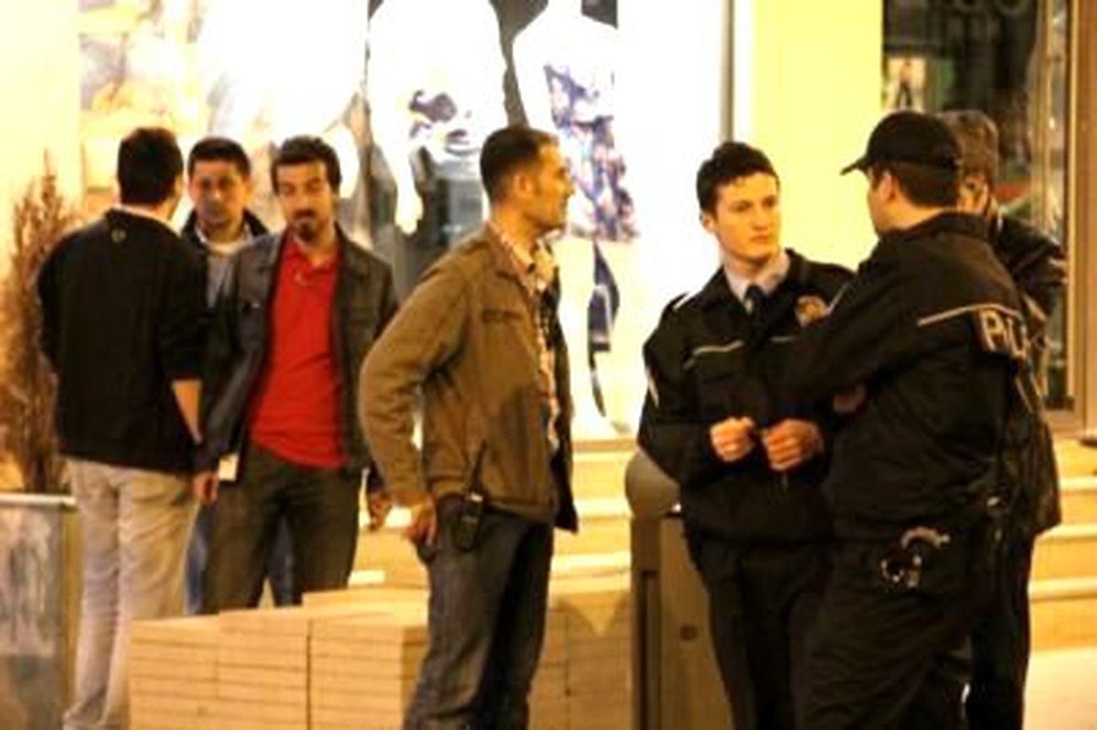 Sakarya'da 'Yan Baktın' Kavgası: 2 Yaralı