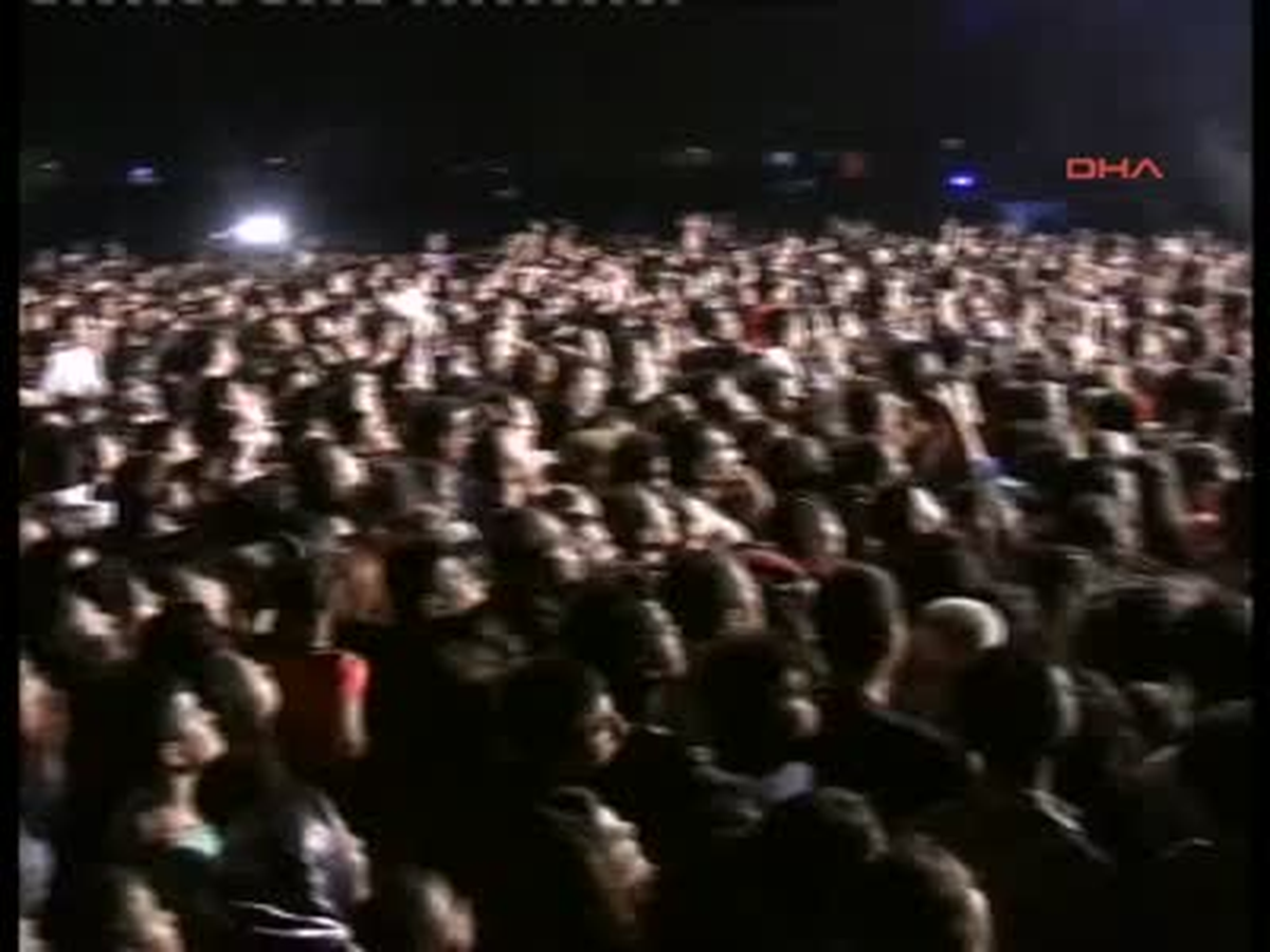 Tarsus'ta, Hadise ve Murat Boz Coşkusu