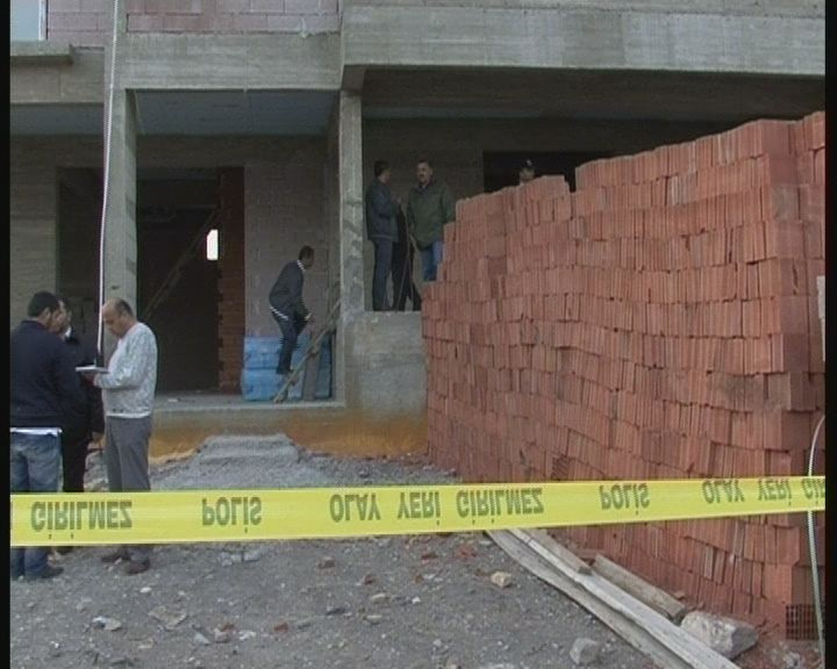 10. Kattan Düşen İşçi Hayatını Kaybetti