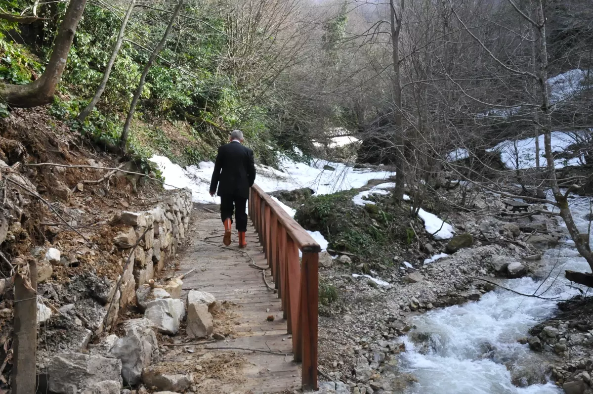 Akçakoca Kaymakamı Ünal Aktaş Şelale Yolunda İncelemelerde Bulundu