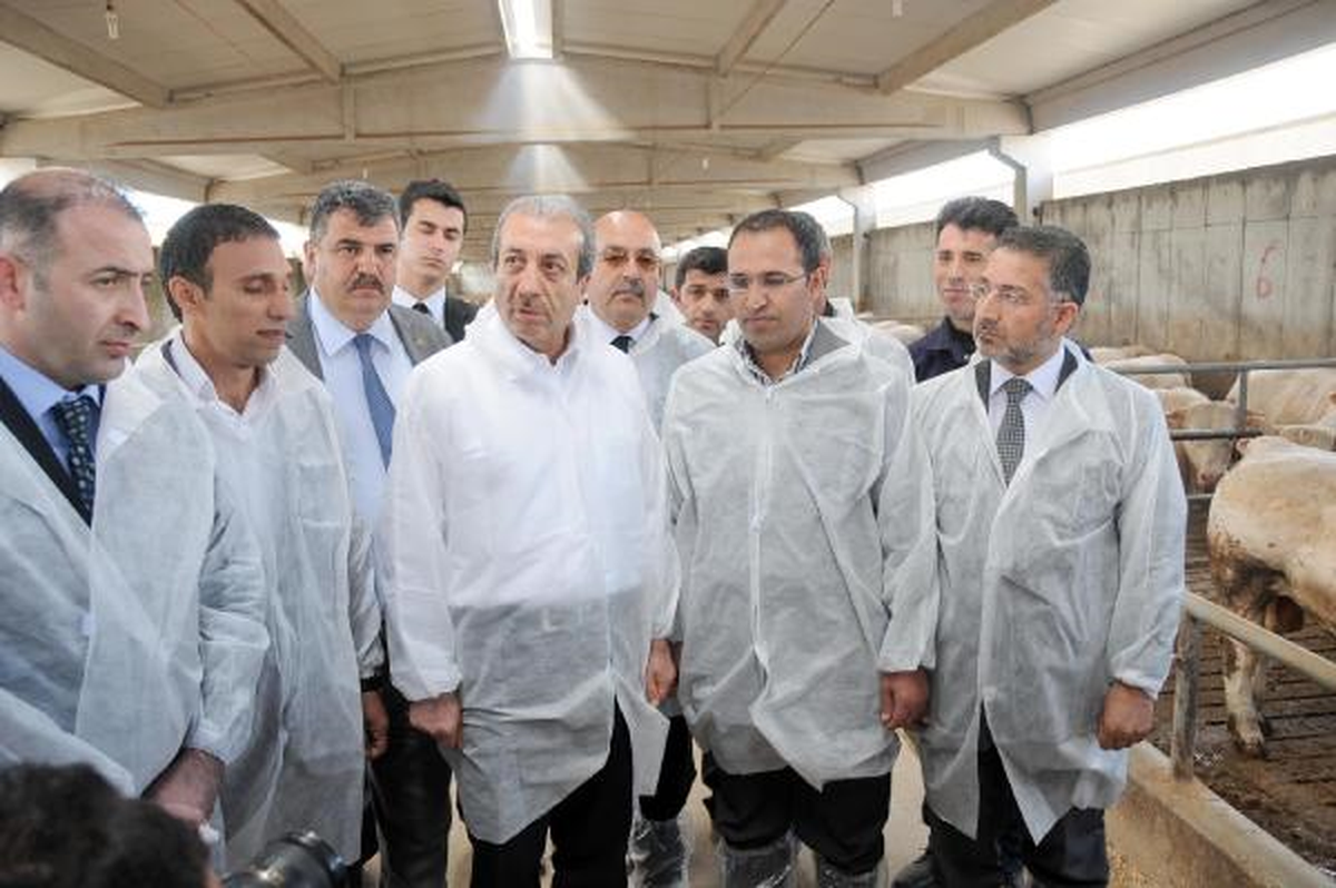 Bakan Eker: İlkokul Öğrencilerine İlk Süt 25 Nisan\'da