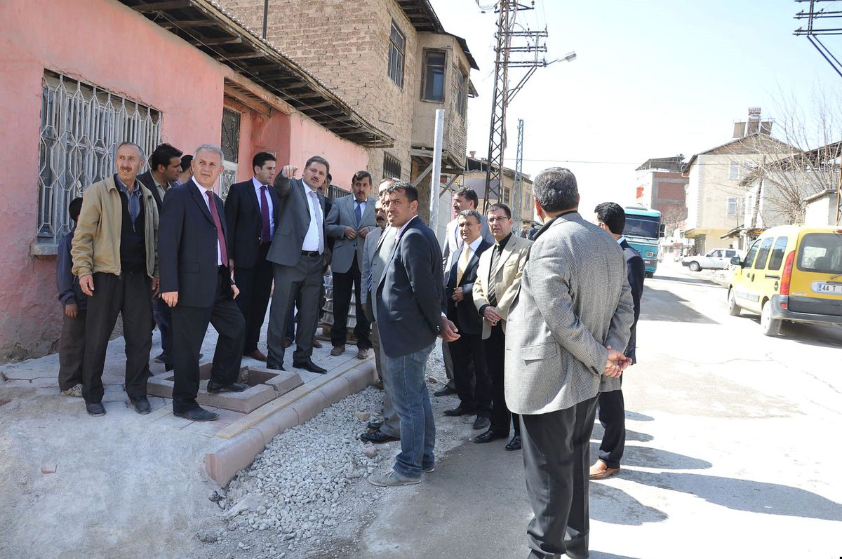 Başkan Çakır, Taştepe Mahallesi\'ndeki Çalışmaları İnceledi