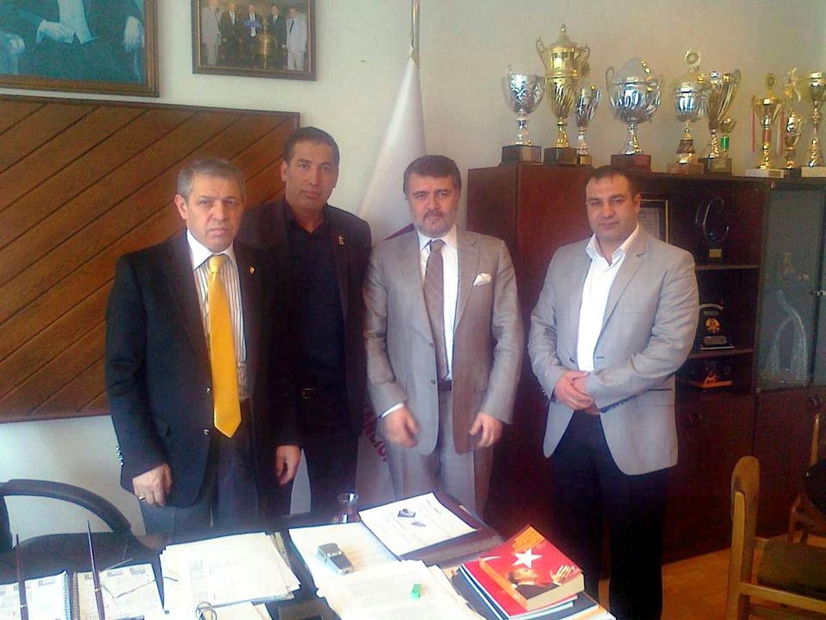 Boks İl Temsilcisi Karaoğlan, Boks Federasyonu Başkanı Eyüp Gözgeç\'i Ziyaret Etti