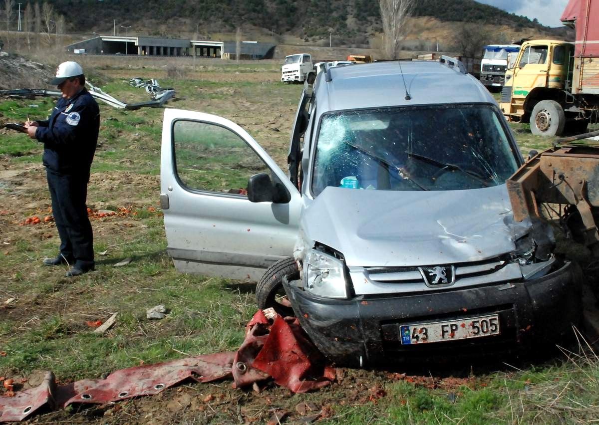 Bozüyük\'te Trafik Kazası: 2 Yaralı