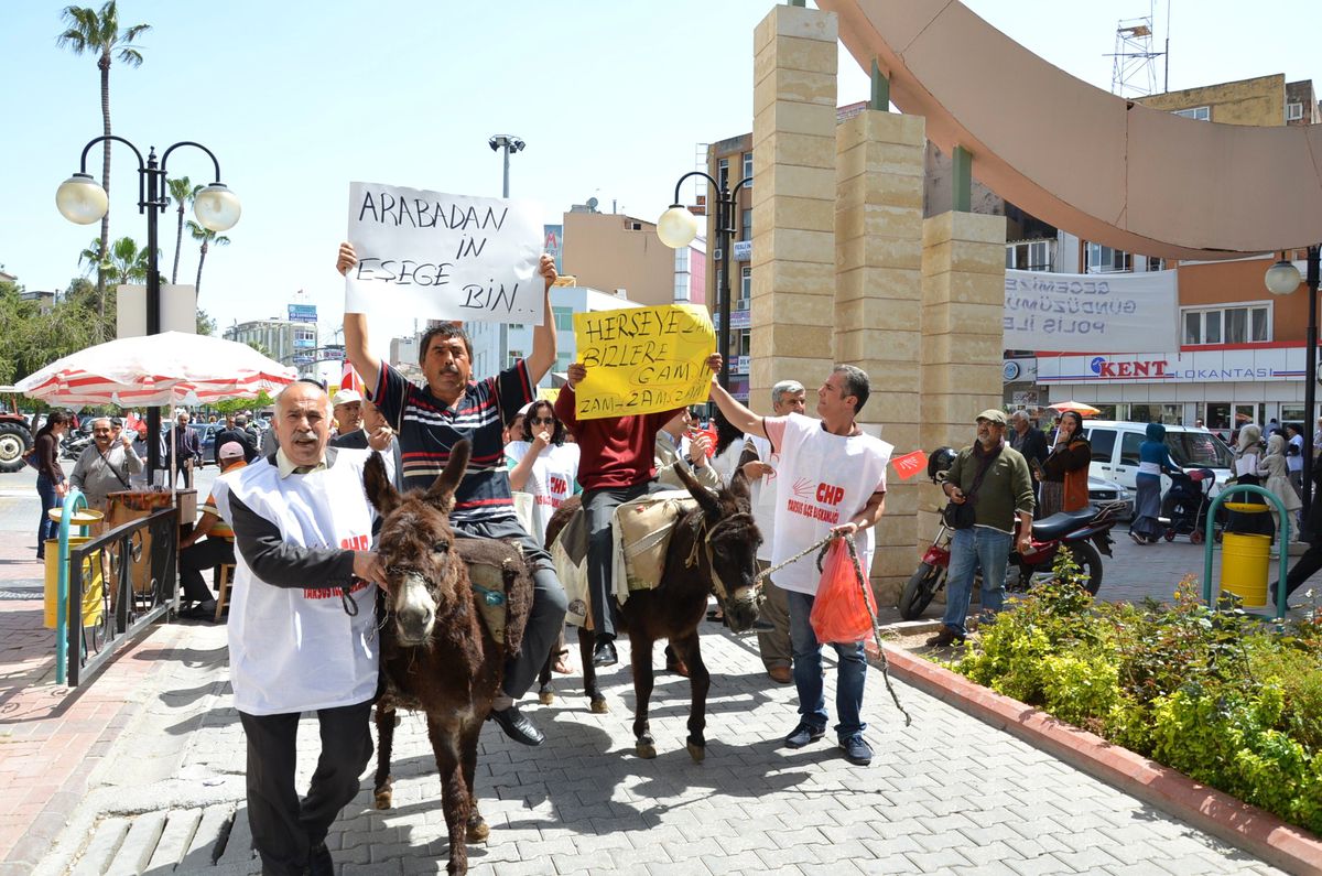 CHP\'den Zamlara Eşekli Protesto!