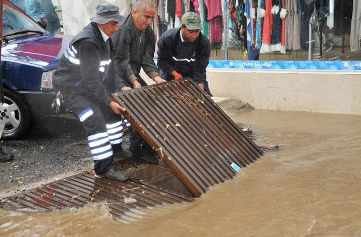 Dere Sokak, Sağanakla Yarım Saatte Dereye Döndü