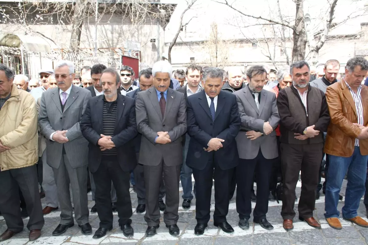 Eski Gazeteci-Yazar Yedekçioğlu Hayatını Kaybetti