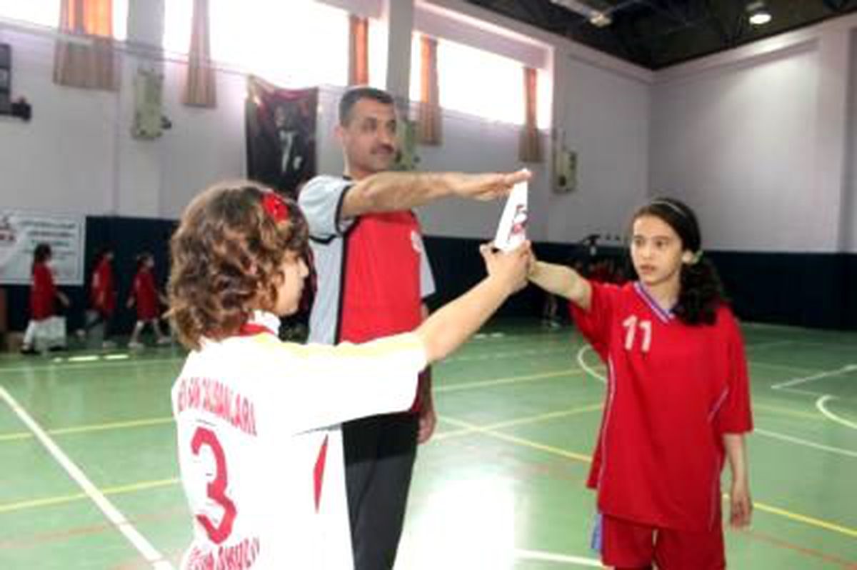 İlköğretim Okulları Mendil Kapmaca Turnuvası