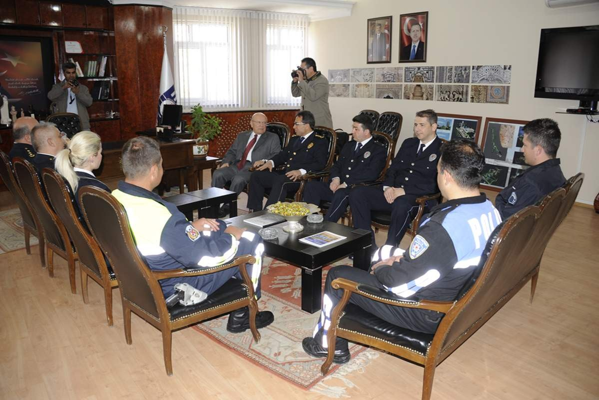 Karaman Emniyetinden Belediye Başkanı Uğurlu\'ya Ziyaret