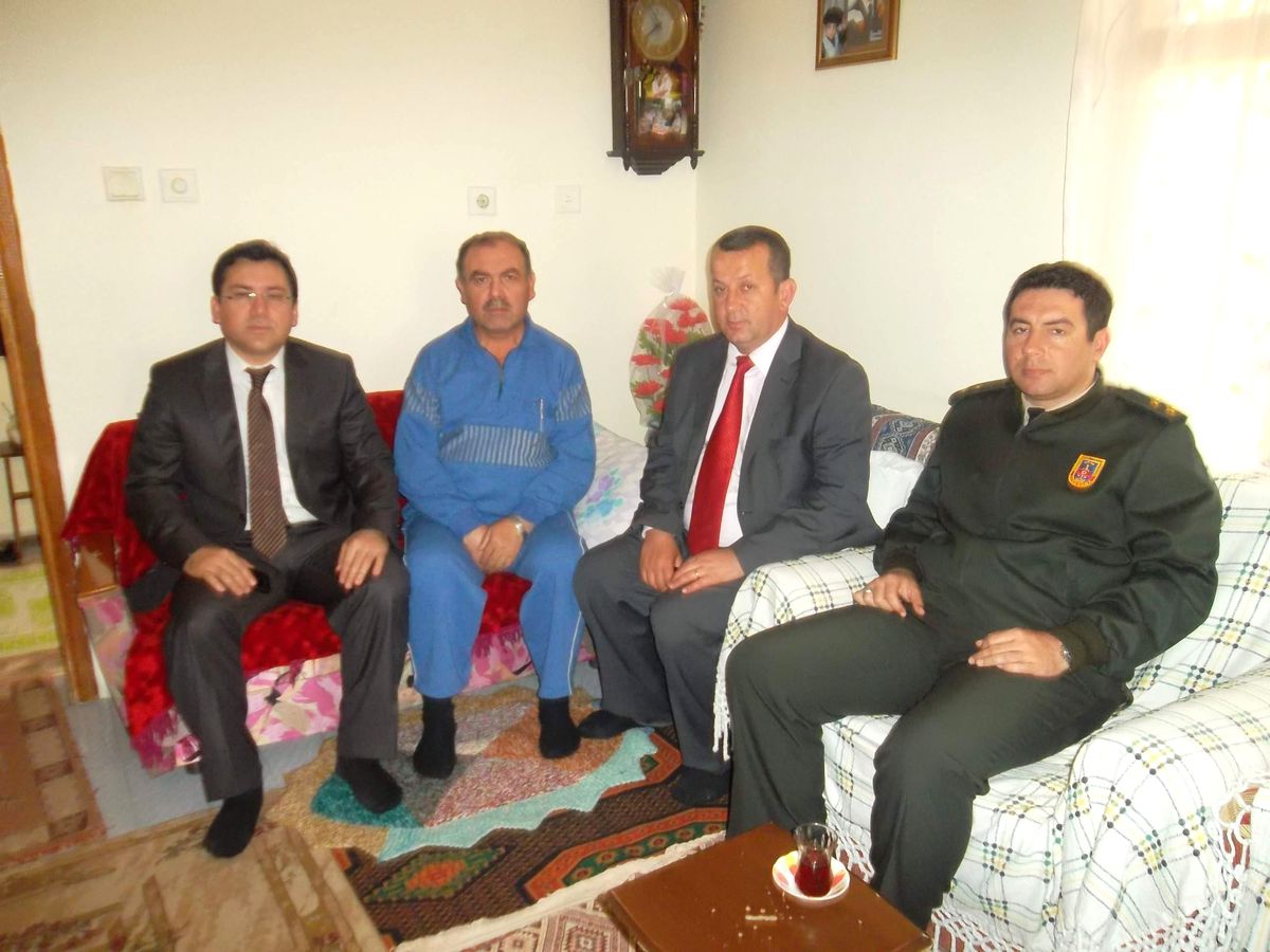 Kaymakam Yılmaz\'dan Muhtara Geçmiş Olsun Ziyareti