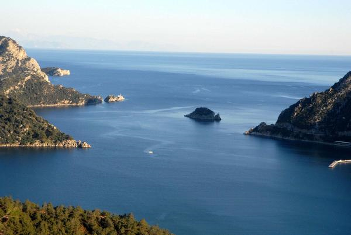 Keçi Adası\'nda Deniz Dibine Camdan Restoran İddiası