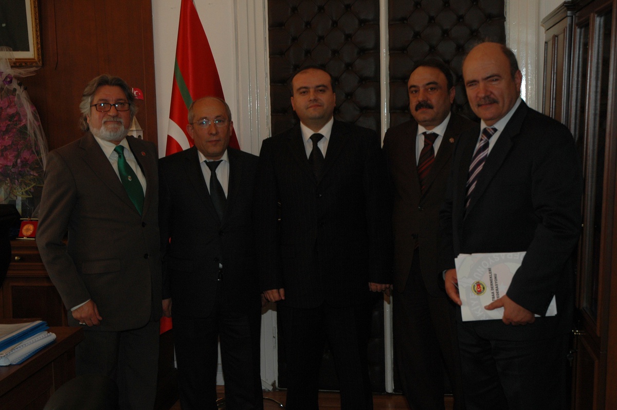 Matbaacılar Federasyonu Yönetimi Gümrük ve Ticaret Bakan Yardımcısı Fatih Metin ile Görüştü