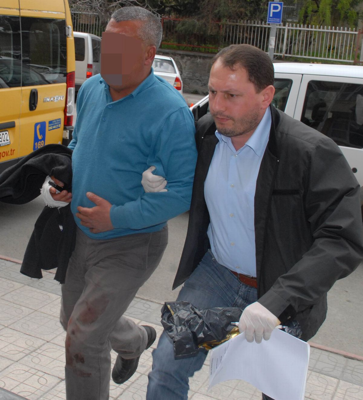 Nafaka Tartışmasında Bıçakla Yaralandı